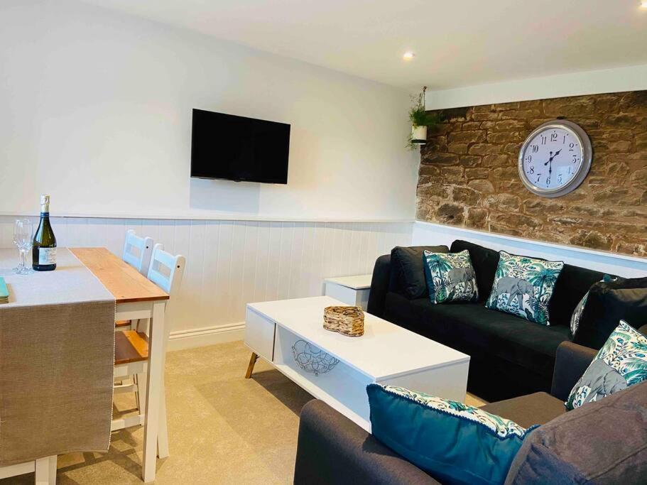 The Mill Stylish Rural Apartment With Beautiful Views Welsh Newton Common Εξωτερικό φωτογραφία